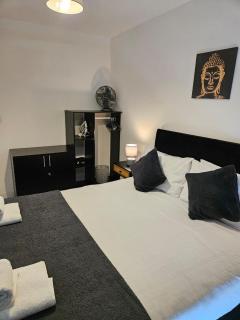 Liverpool modern family living - 4