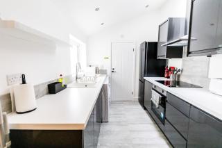 Spacious 5Bed 2Bath, Nr Nissan, CrownWorks & Stadium of Light - Pallion - 9
