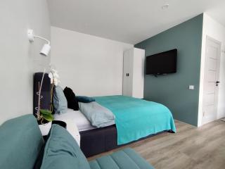 Modern Courtyard Condo - 7