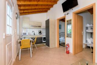 Evaggelia's Summer Resort - 5