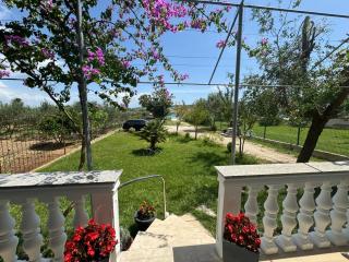 Big Beachfront Apartment Smokvica in Trogir - Trogir - 0