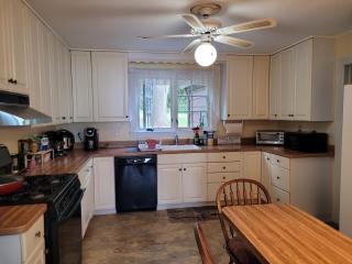 On the Water Spacious Comfortable Historic House - 6