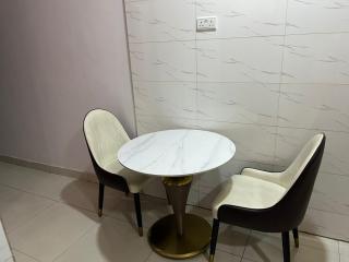 3bedroom with PS5, 24hrs light, Netflix in Cromwell estate, Chevron, lekki - Lagos - 1