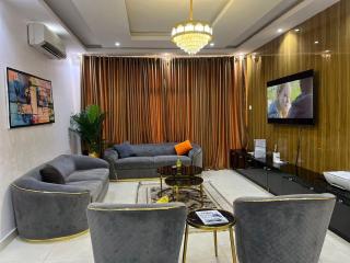 3bedroom with PS5, 24hrs light, Netflix in Cromwell estate, Chevron, lekki - Lagos - 0