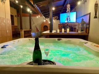 3-bedroom villa with a jacuzzi - 7