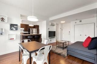 M11 The LEGO Suite 2BRSofaBed in Prime Location - Montreal - 2
