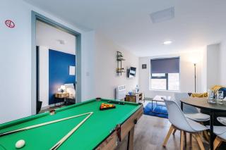 Stylish Central Apartment, Sleeps 4, Pool Table, Available For Long Term Stays - Liverpool - 0
