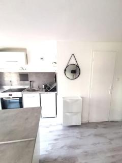 Studio coquet avec vue - 3