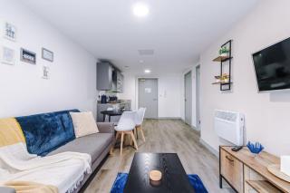 Stylish Central Apartment, Sleeps 4, Pool Table, Available For Long Term Stays - Liverpool - 9