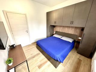 Camera Matrimoniale con bagno privato esterno in Casa Malpensa 89 - 4