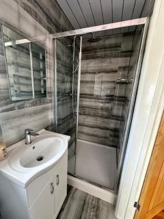 Room with Private Shower Facility - 3