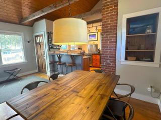Stunningly Remodeled Historic Home Near Downtown - Bozeman - 8