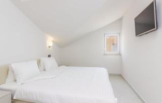 Penthouse Funtana with pool - 9