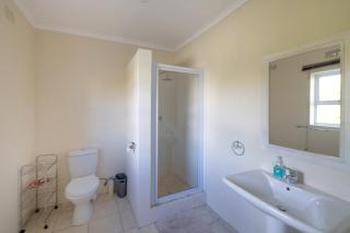 Delightfully Casual & Spacious - 2