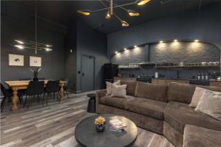 Downtown Derby Delight - 5