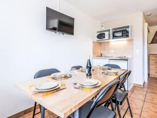 Apartment Les Olympiques - Tignes 1800-4 by Interhome - 1
