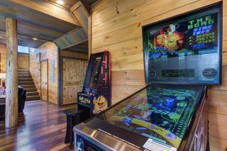 Barefoot Landing cabin - 6