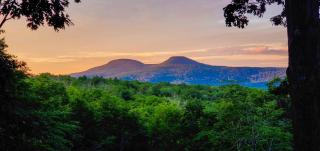 5 Star Gorgeous Cliffside Chalet with Panoramic Views - Tannersville - 9