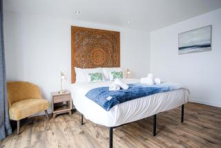 Skyline Duplex Penthouse - 3 Bedroom - Llanelli - Llanelli - 8