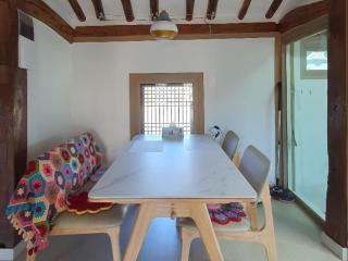 Boryeong dalitteumyeonkkochipigo Hanok Stay - 3