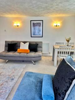 Mount Yard - Stylish Cottage - Close to Alton Towers - Peak District - Stoke-on-Trent Sleeps 5 - 2