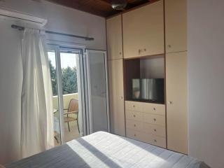 Perdika's Cove, spacious sea view family home - 4