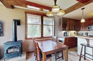 Cozens Pointe D201 - 2