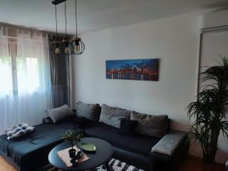 Self check in two bedroom apartment in Centre Split - 4