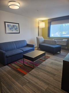 Holiday Inn Express Hotels & Suites Burlington by IHG - Burlington - 2