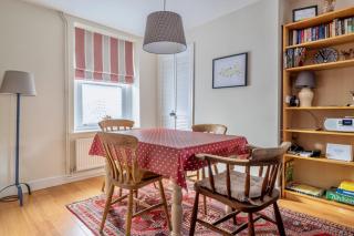 Chic 2-bedroom townhouse in vibrant Abergavenny - 9