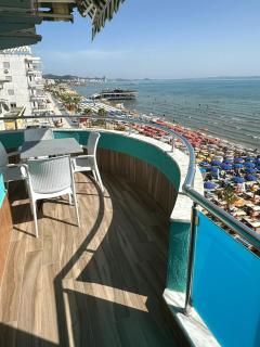 Redi's Luxurious Seaside Full View Apartments - Durazzo - 2