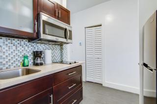 Cozy South Beach 1BR Apt Near Beach & Ocean Drive - 1