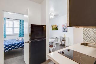 Cozy South Beach 1BR Apt Near Beach & Ocean Drive - 2