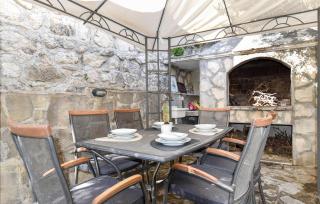 Awesome Home In Podstrana - 2