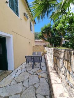 Nature's Nook Paxos - 1