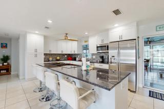 Modern Getaway - Cape Coral - 5