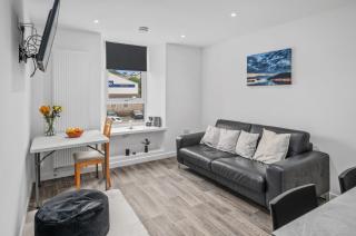 Newly Renovated 2BR in Oban - Walk to Waterfront - 9