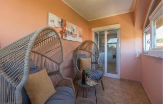 Beautiful Apartment In Karigador - 1