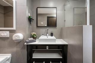 City Center Wellness Suites - POOL-GYM-PARKING - Budapest - 1