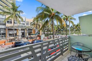 Balcony Chic Apt, w/2 Queenbeds, on Ocean Dr Beach - 5