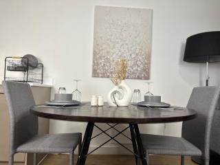 Cozy City Centre Apartment with Free Parking and Free Gym - Birmingham - 3