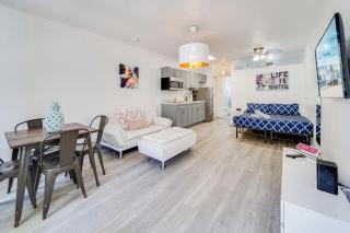 Beachy 1 b/r, w/2 Queen Beds, On Ocean Drive Beach - 3