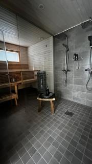 Upea ja hyvin varusteltu paritalohuoneisto lähellä merenrantaa - 1