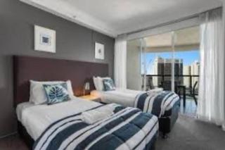 Coastal Charm at Chevron Towers - Gold Coast - 7