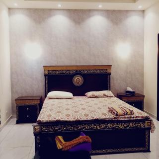 DHA 7 Lahore - Spacious well furnished 2 bedroom apartment - Lahore - 2