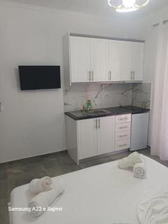 Miri's Apartment - Saranda - 4