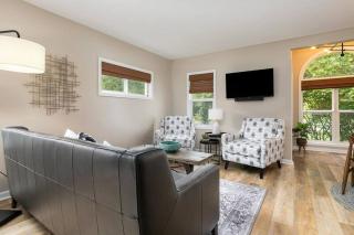 2min walk downtown-Pet Friendly-Offstreet Parking - Saugatuck - 0