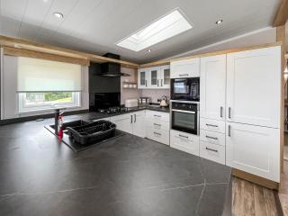 Uk47534 - Sea View 82 - Mainsriddle - 2