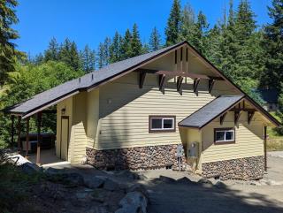 Gnome Home - Packwood - 8