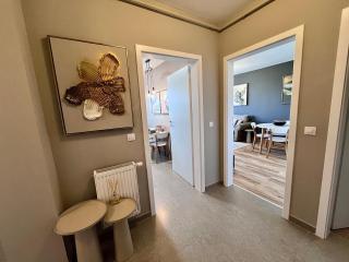 FLH - Best View Elegance with Balcony & Free Parking - Brasov - 5